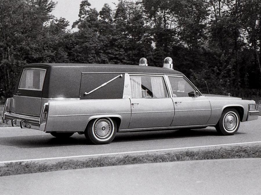  Cadillac Miller-Meteor Classic Funeral Coach 1978 года  (фото 2 из 2)